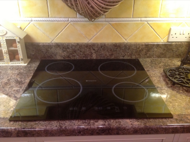 Induction hob fitted flush into the worktop