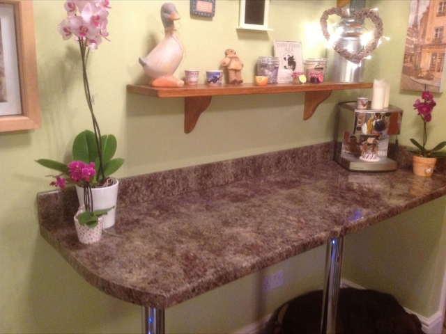 Curved breakfast bar end on a chrome leg